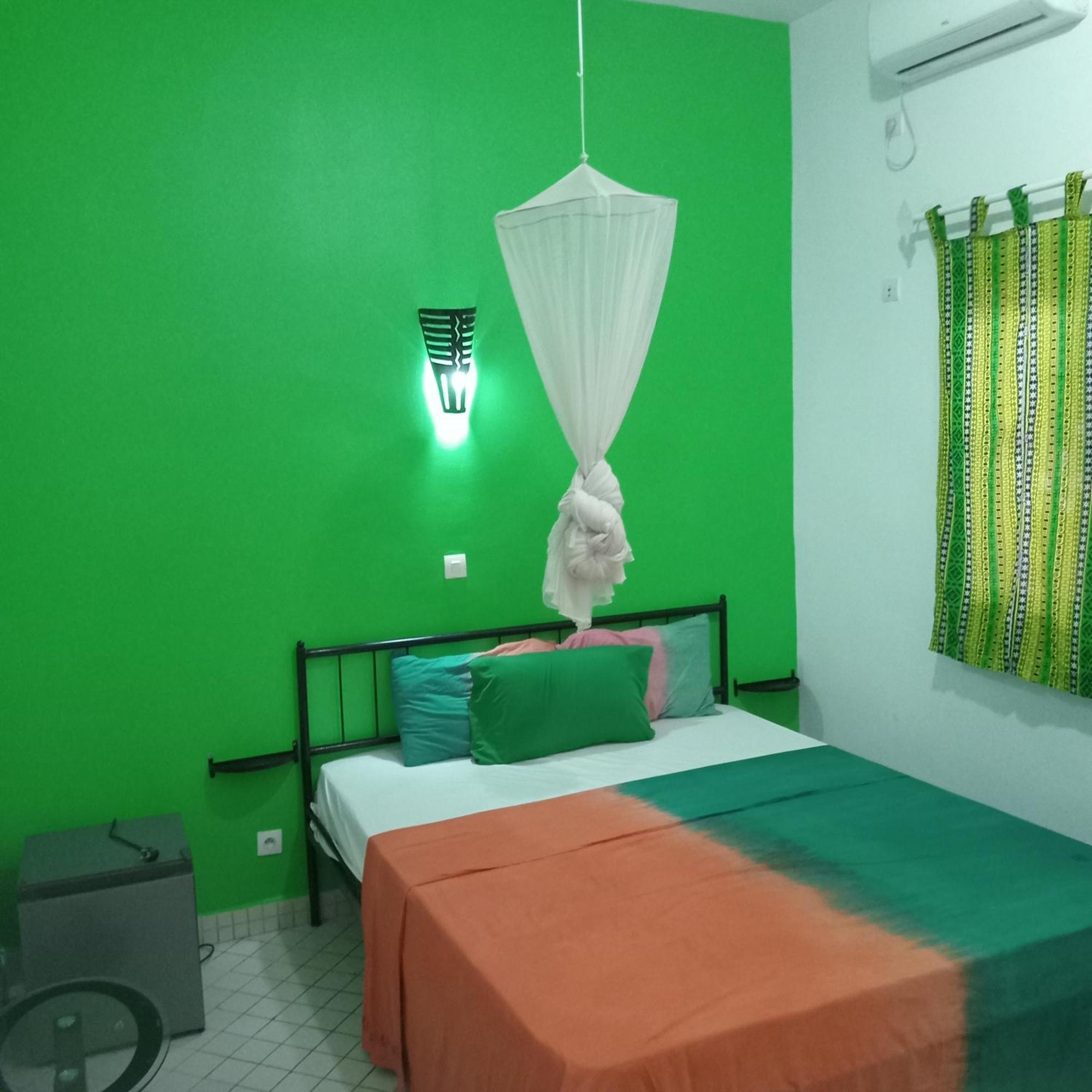 Keur Diam - Maison De La Paix Saly Portudal Ngoại thất bức ảnh
