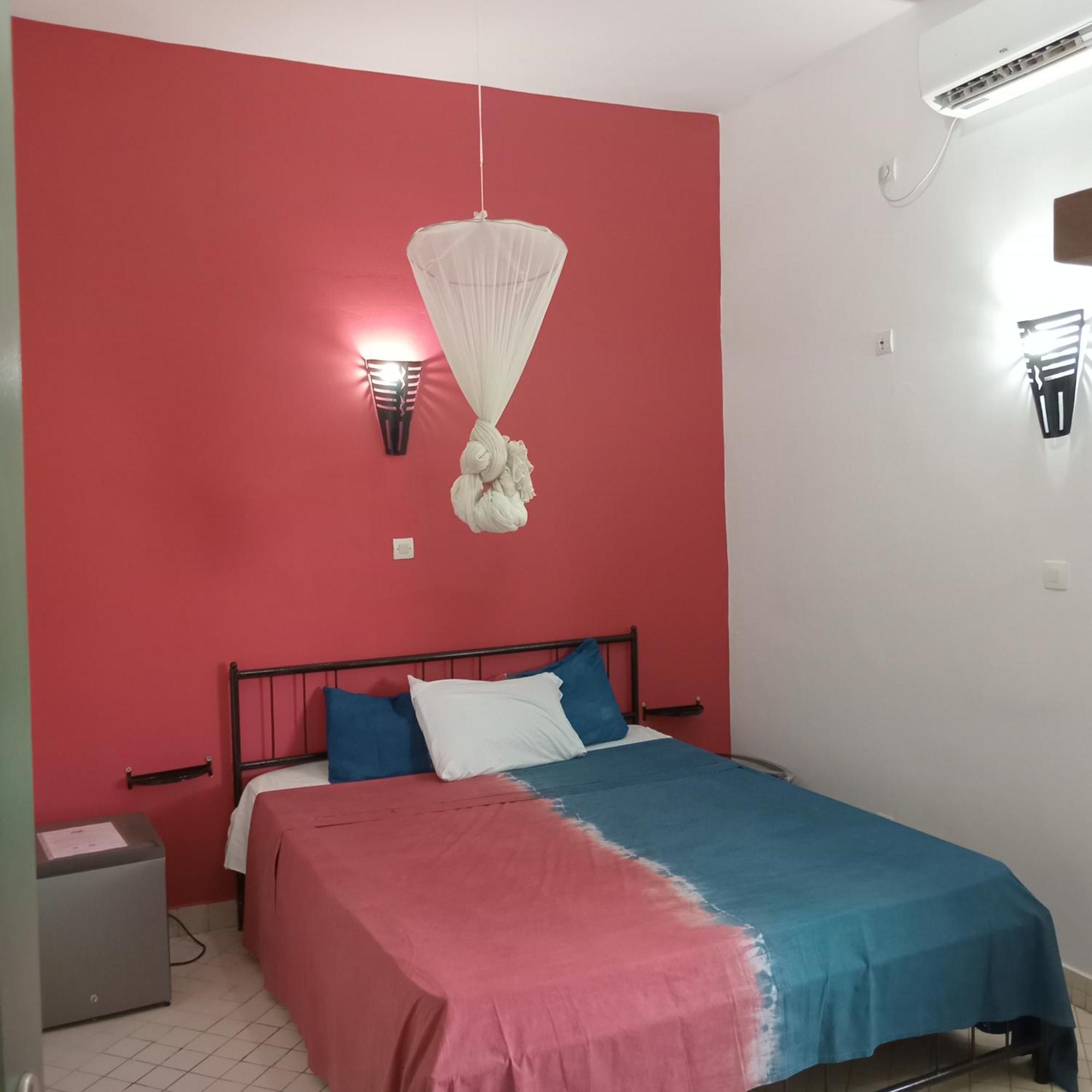 Keur Diam - Maison De La Paix Saly Portudal Ngoại thất bức ảnh